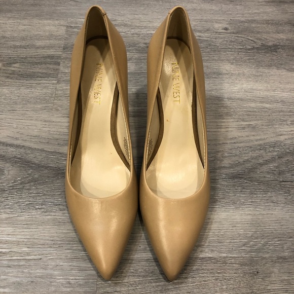 Nine West Pointy Toe Pump - Picture 1 of 4